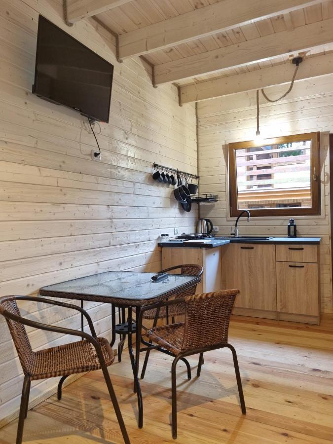 Domki Pod Debami โปเบียโรโว ภายนอก รูปภาพ