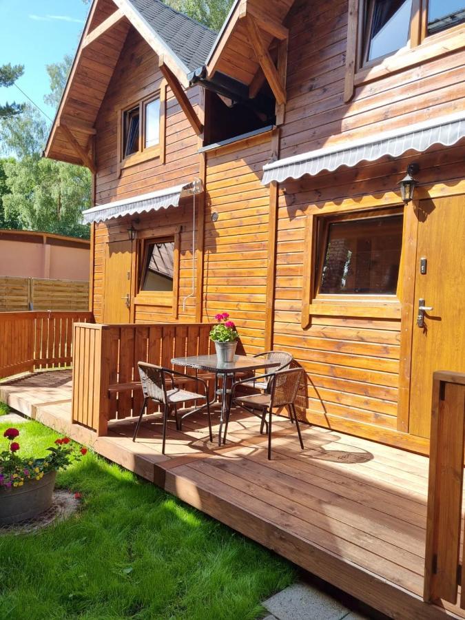 Domki Pod Debami โปเบียโรโว ภายนอก รูปภาพ