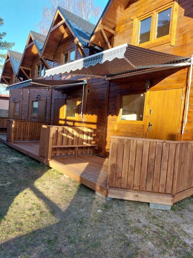 Domki Pod Debami โปเบียโรโว ภายนอก รูปภาพ